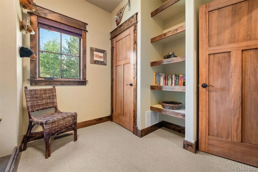 909 Park Avenue Grand Lake CO 80447