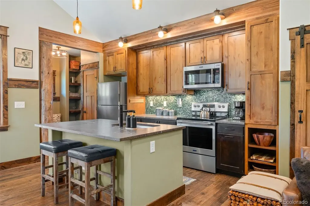 909 Park Avenue Grand Lake CO 80447