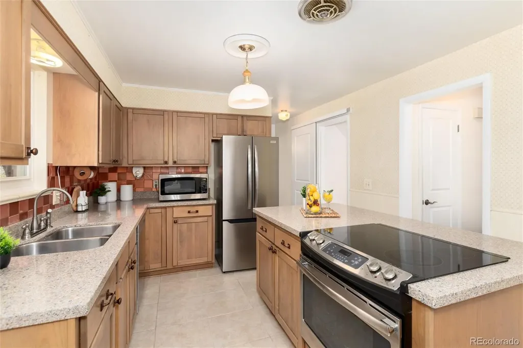 7373 S Tamarac Street Centennial CO 80112