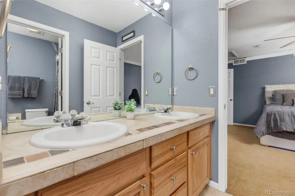 1547 S Haleyville Street Aurora CO 80018