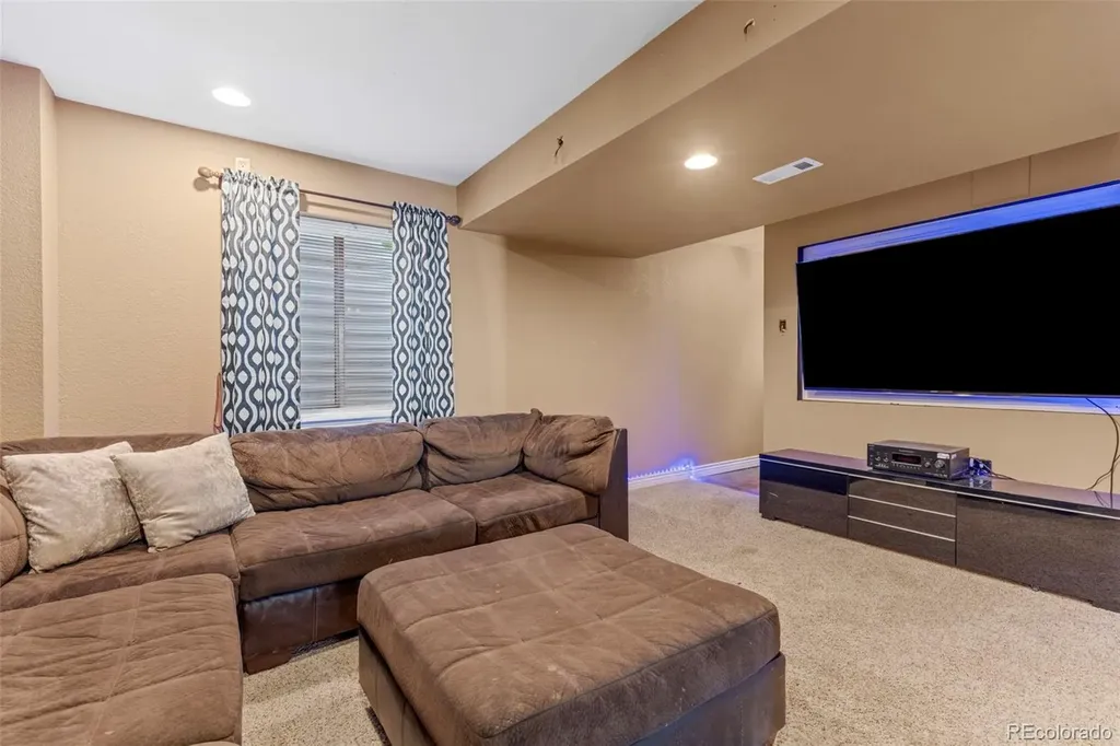 1547 S Haleyville Street Aurora CO 80018
