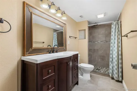 1547 S Haleyville Street Aurora CO 80018