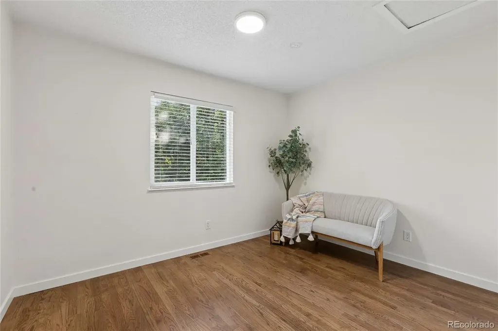 993 S Oakland Court Aurora CO 80012