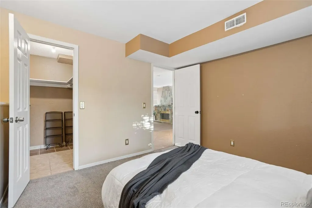993 S Oakland Court Aurora CO 80012