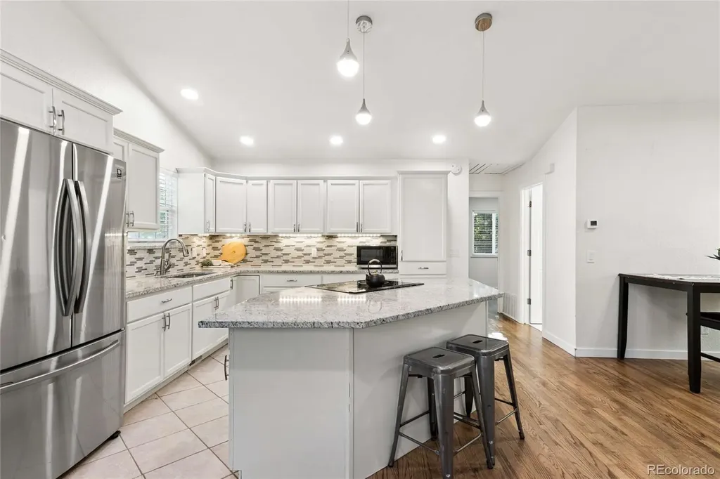 993 S Oakland Court Aurora CO 80012