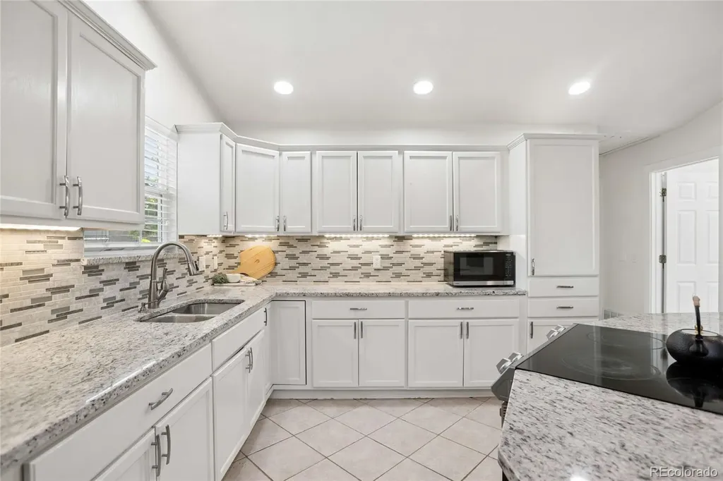 993 S Oakland Court Aurora CO 80012