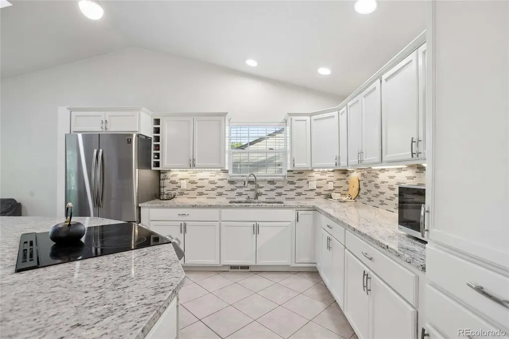 993 S Oakland Court Aurora CO 80012