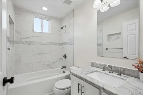 993 S Oakland Court Aurora CO 80012