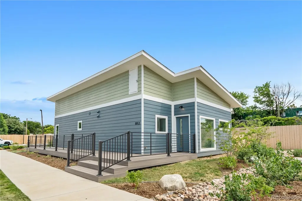 1953 Blackhawk Street Aurora CO 80011
