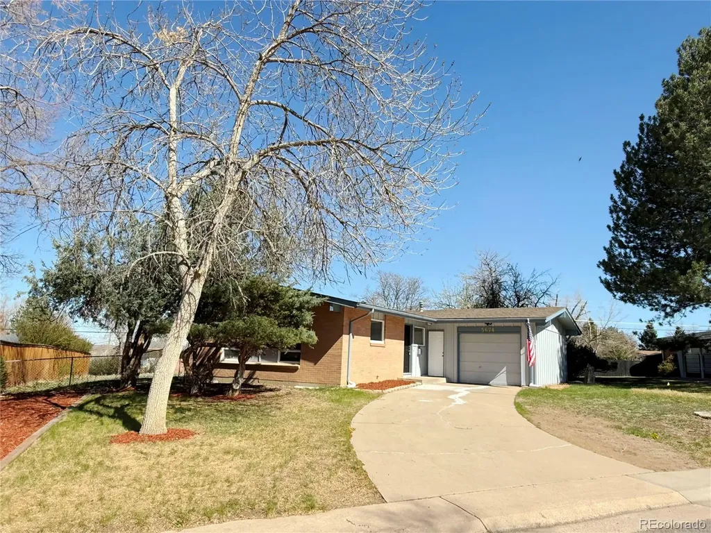 5674 W Chestnut Avenue Littleton CO 80128