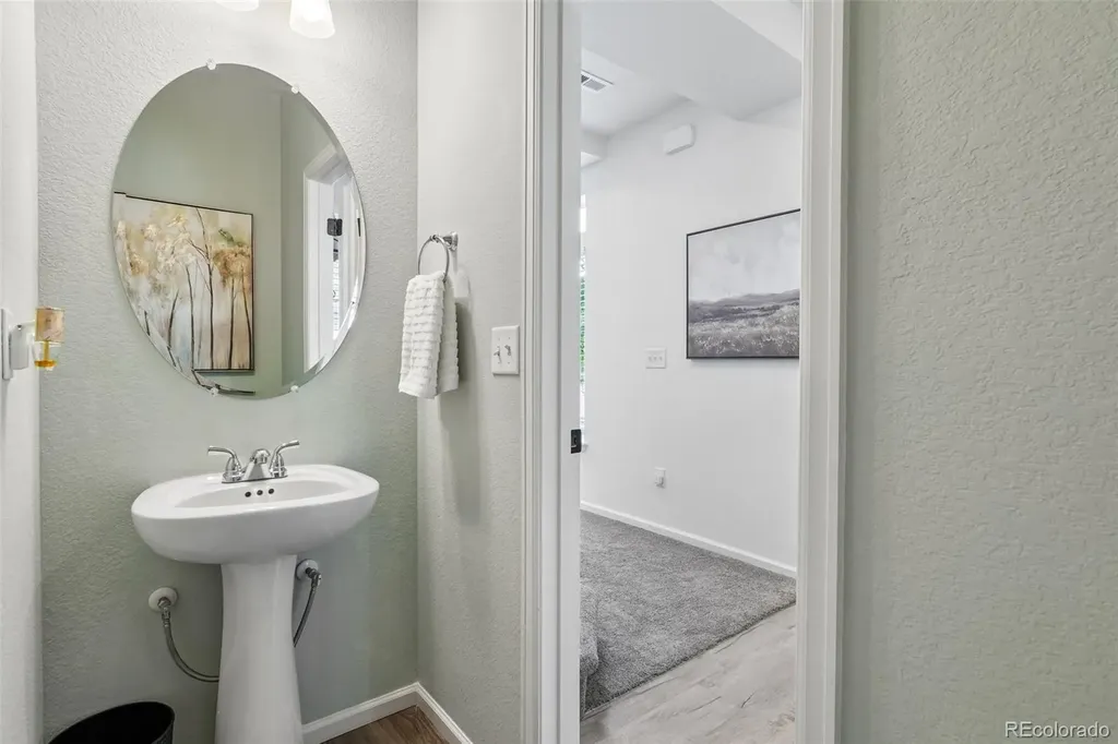 4032 N Quatar Court Aurora CO 80019