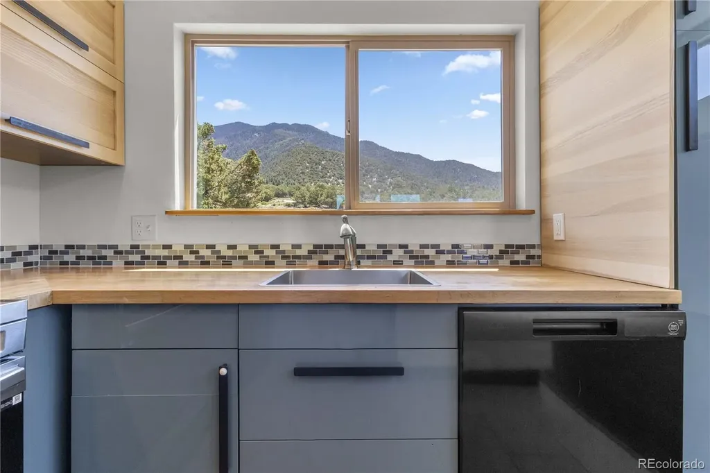 4375 E Twinview Overlook Crestone CO 81131
