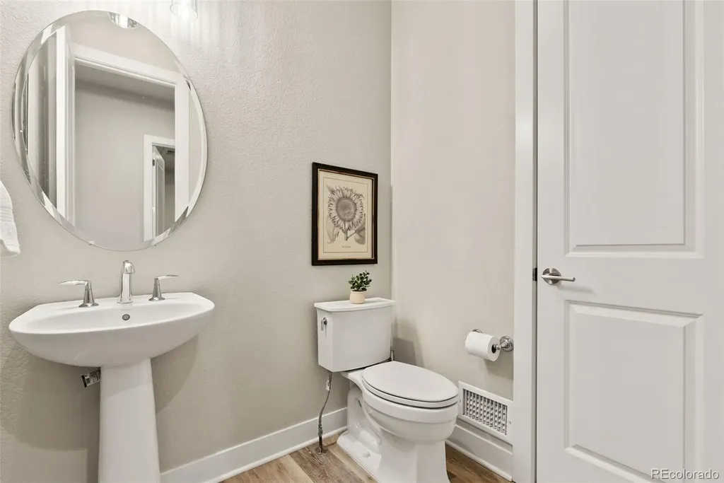 27620 E Lakeview Drive Aurora CO 80016