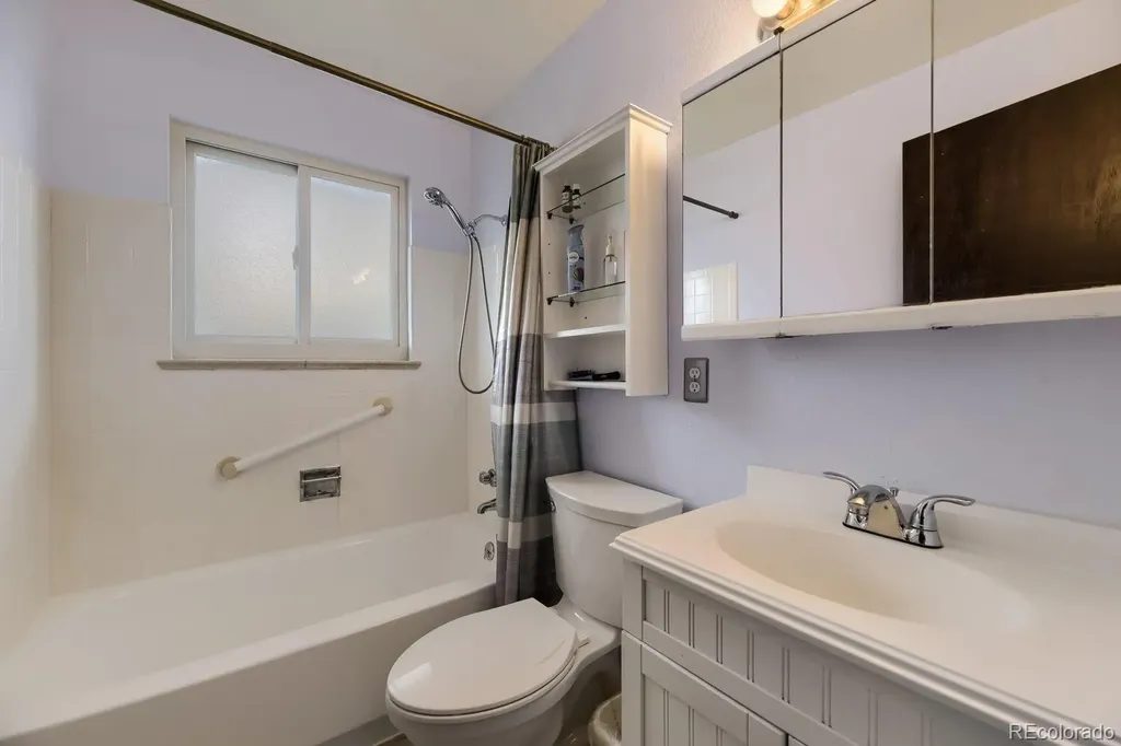 12142 W 60th Place Arvada CO 80004
