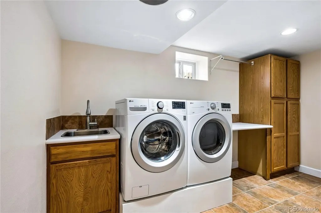 1248 Hudson Street Denver CO 80220