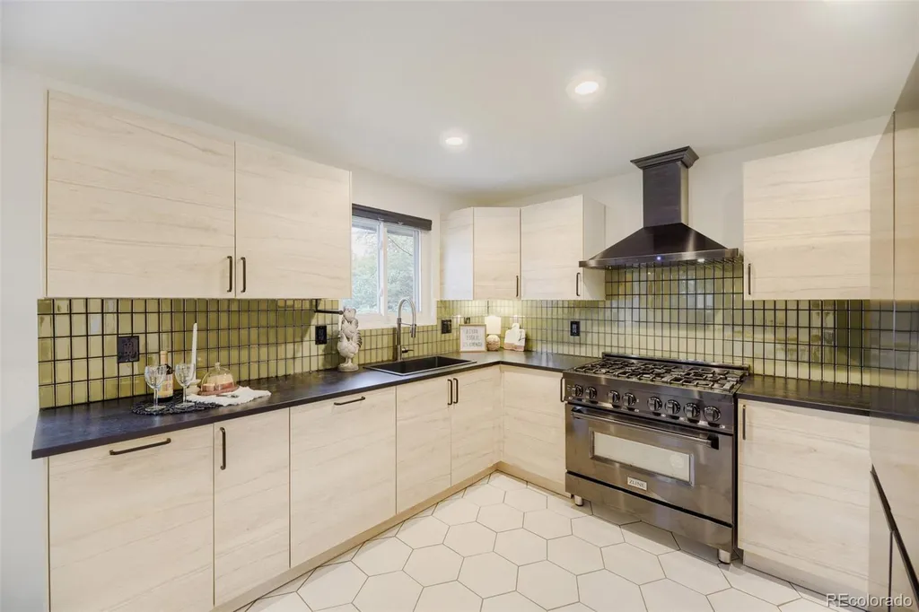 1364 S Poplar Street Denver CO 80224