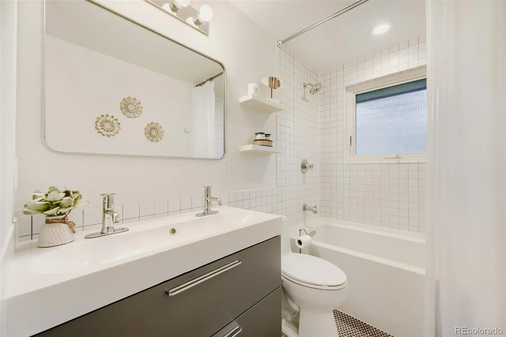 1364 S Poplar Street Denver CO 80224
