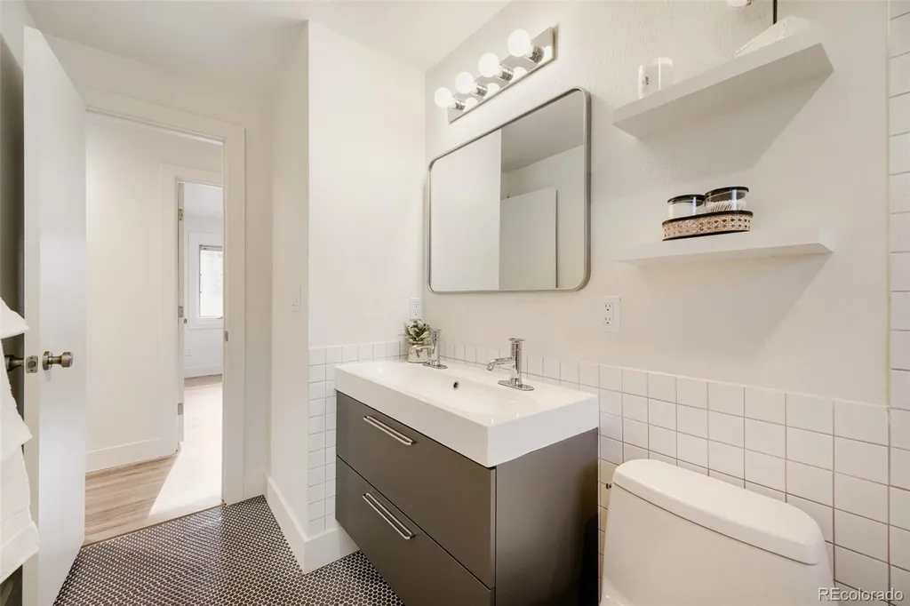 1364 S Poplar Street Denver CO 80224