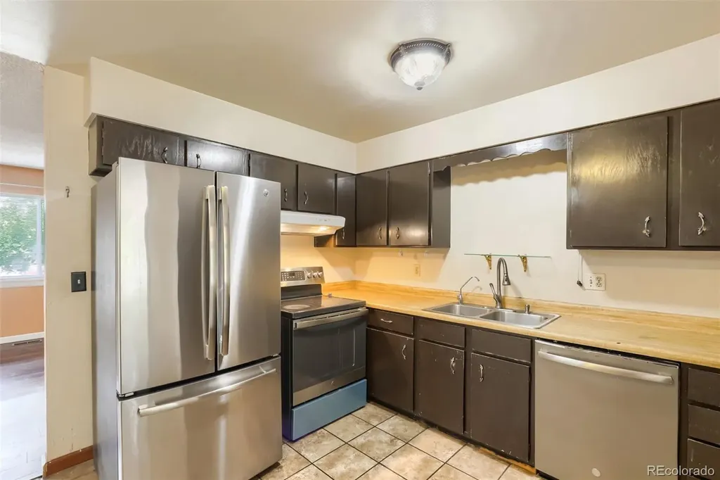 904 S Macon Street Aurora CO 80012