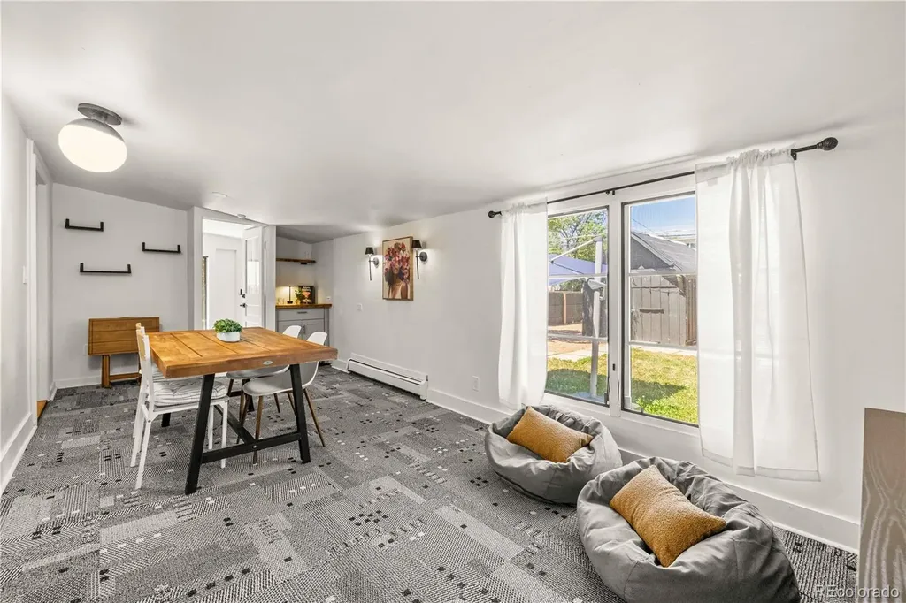 1669 Dallas Street Aurora CO 80010