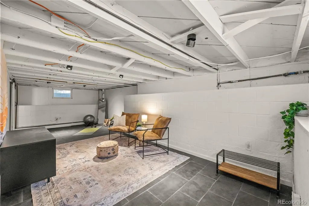 1669 Dallas Street Aurora CO 80010
