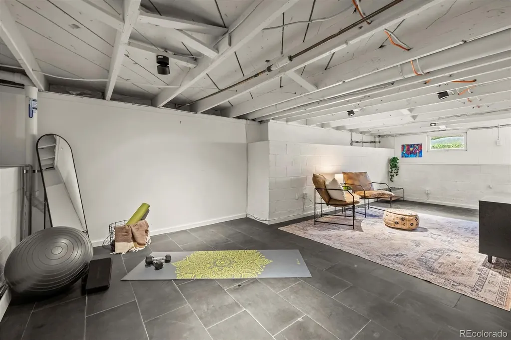 1669 Dallas Street Aurora CO 80010