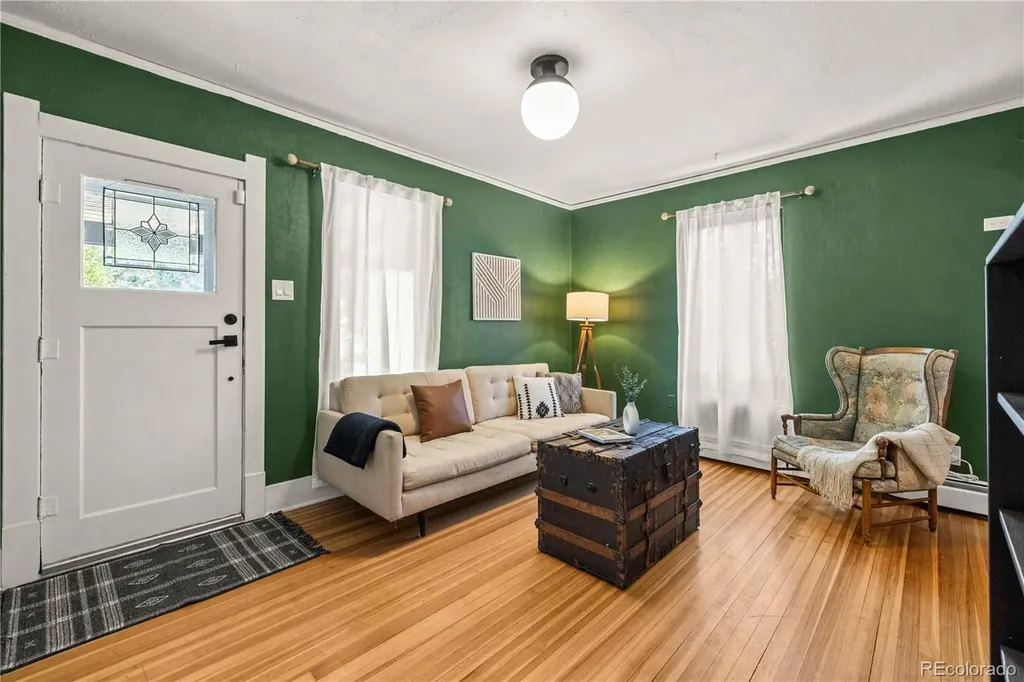 1669 Dallas Street Aurora CO 80010