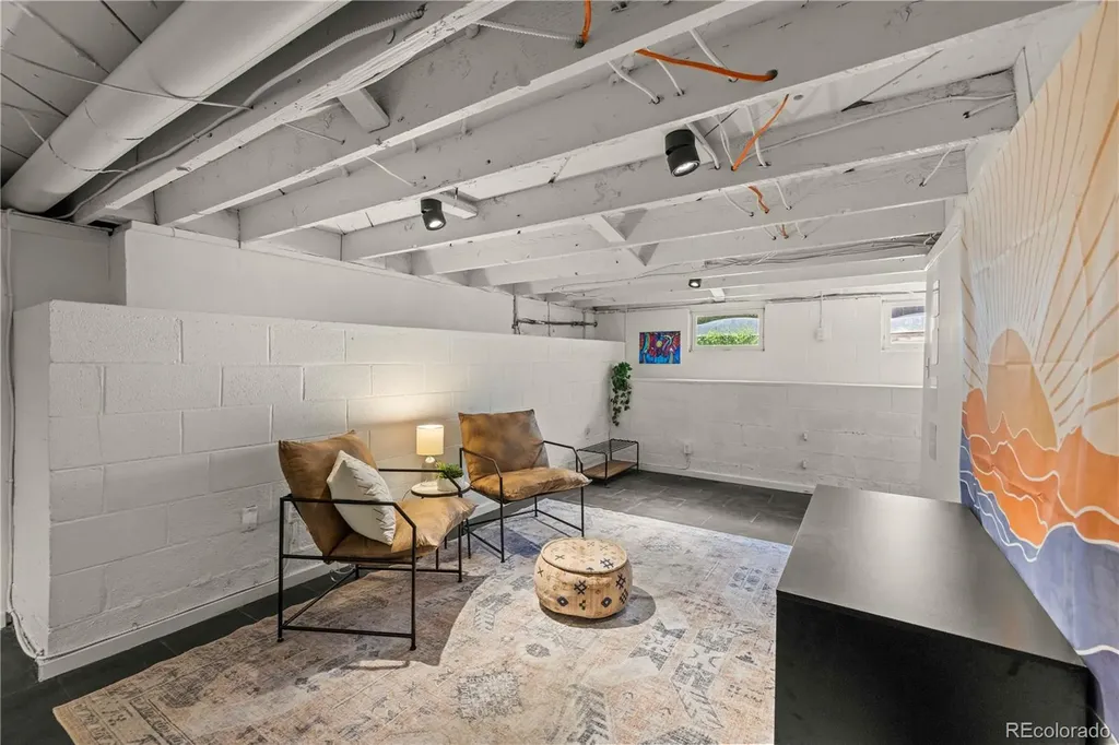 1669 Dallas Street Aurora CO 80010