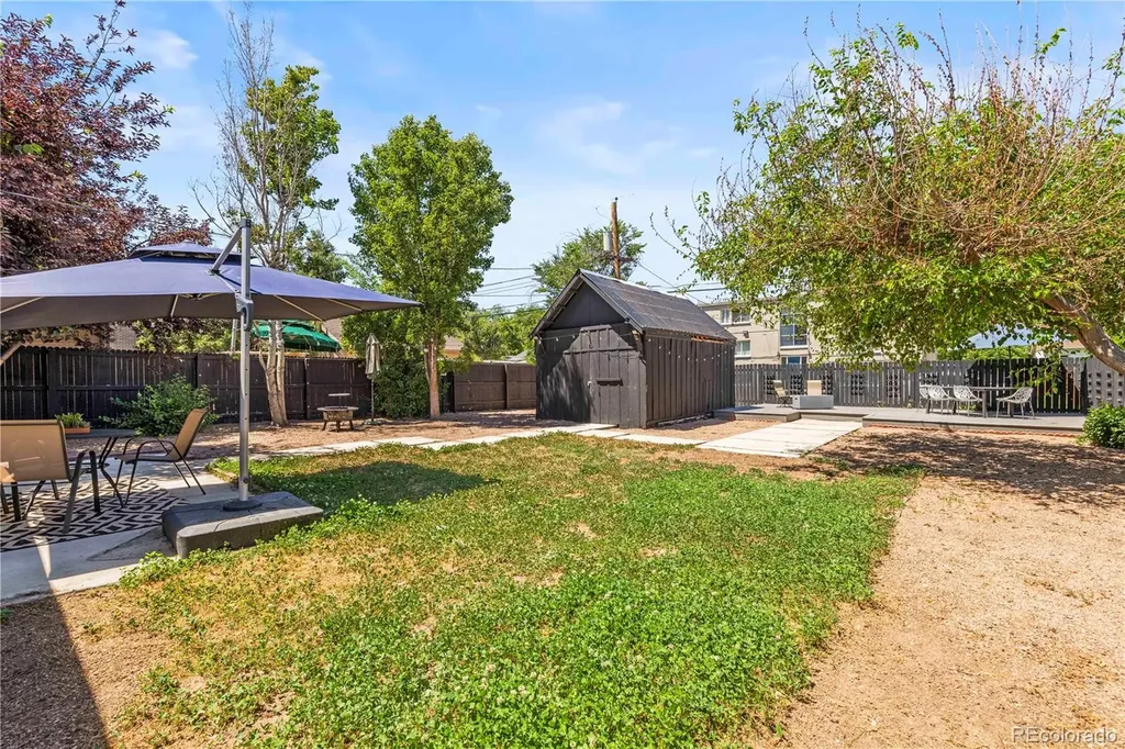 1669 Dallas Street Aurora CO 80010
