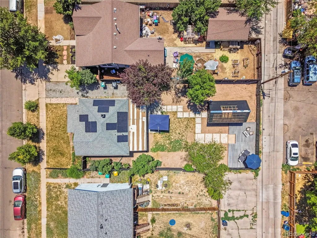 1669 Dallas Street Aurora CO 80010
