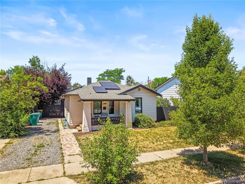 1669 Dallas Street Aurora CO 80010
