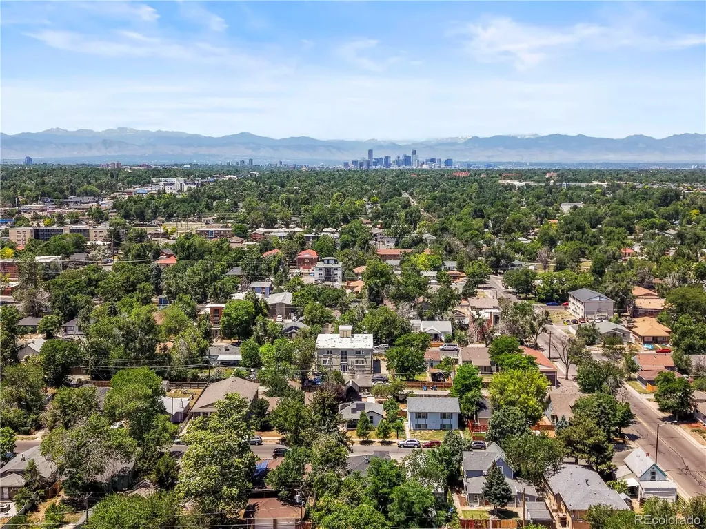 1669 Dallas Street Aurora CO 80010