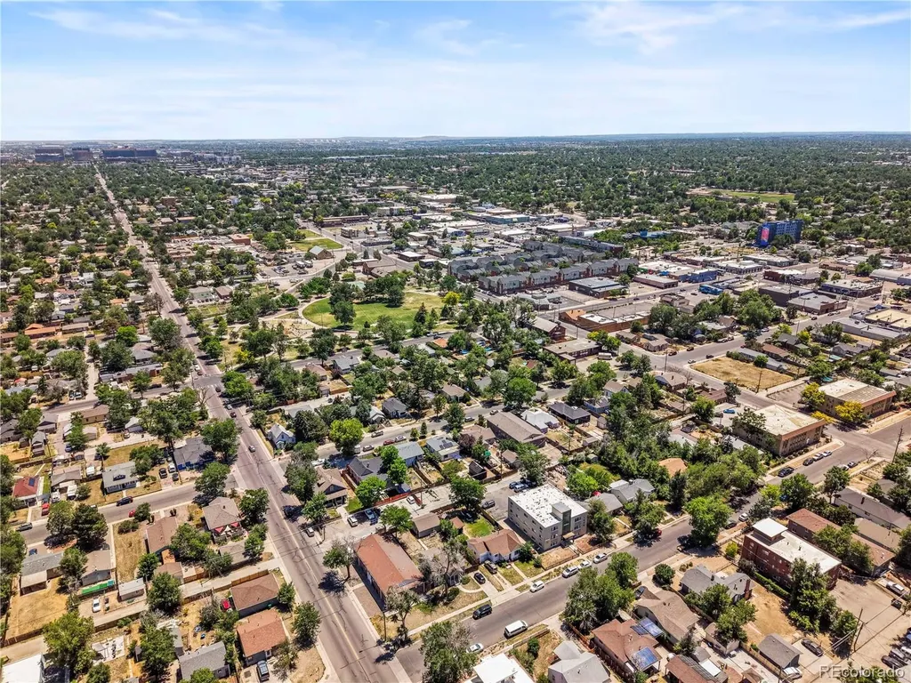 1669 Dallas Street Aurora CO 80010