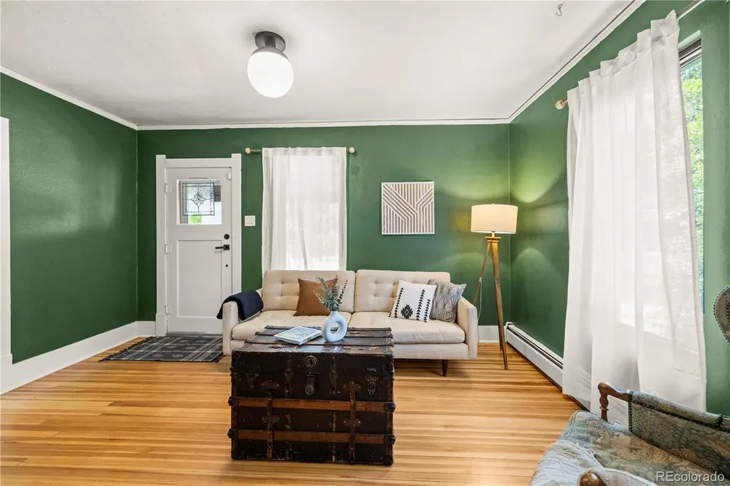 1669 Dallas Street Aurora CO 80010