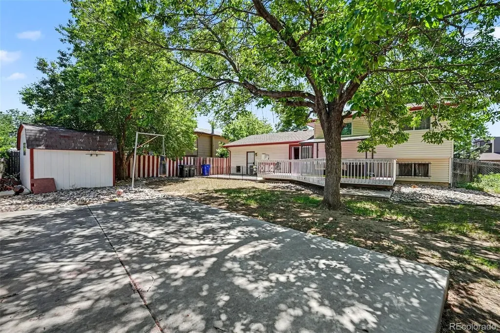11239 E Center Avenue Aurora CO 80012