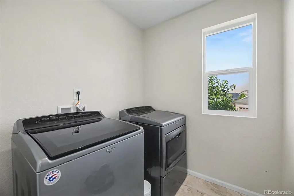 871 N Waterloo Circle Aurora CO 80018