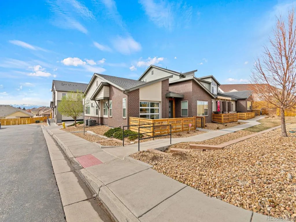 19515 E Sunset Circle Centennial CO 80015