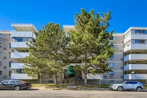 1011 S Ironton Street Aurora CO 80012