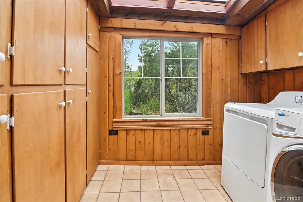 26079 Kingsbury Road Kittredge CO 80457
