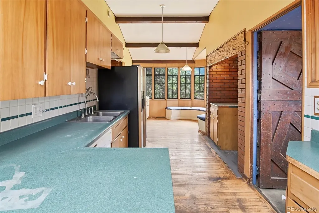 26079 Kingsbury Road Kittredge CO 80457