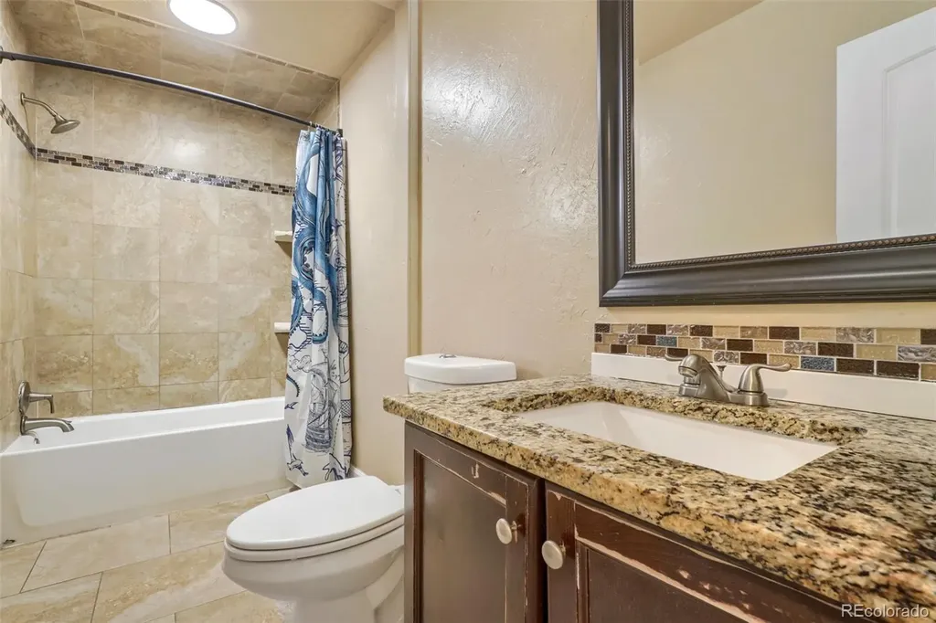 4646 S Mobile Way Aurora CO 80015
