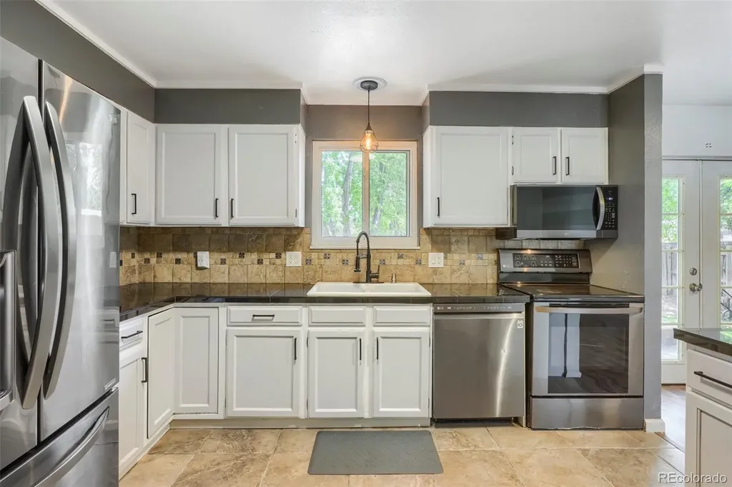 4646 S Mobile Way Aurora CO 80015