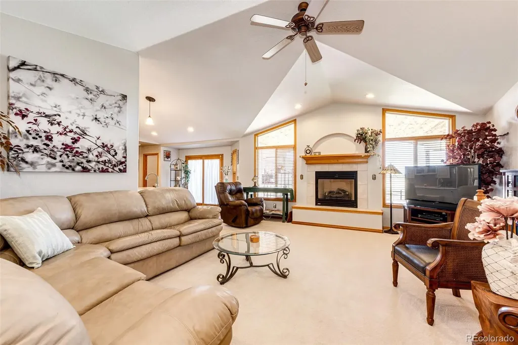 859 Shoshone Street Strasburg CO 80136