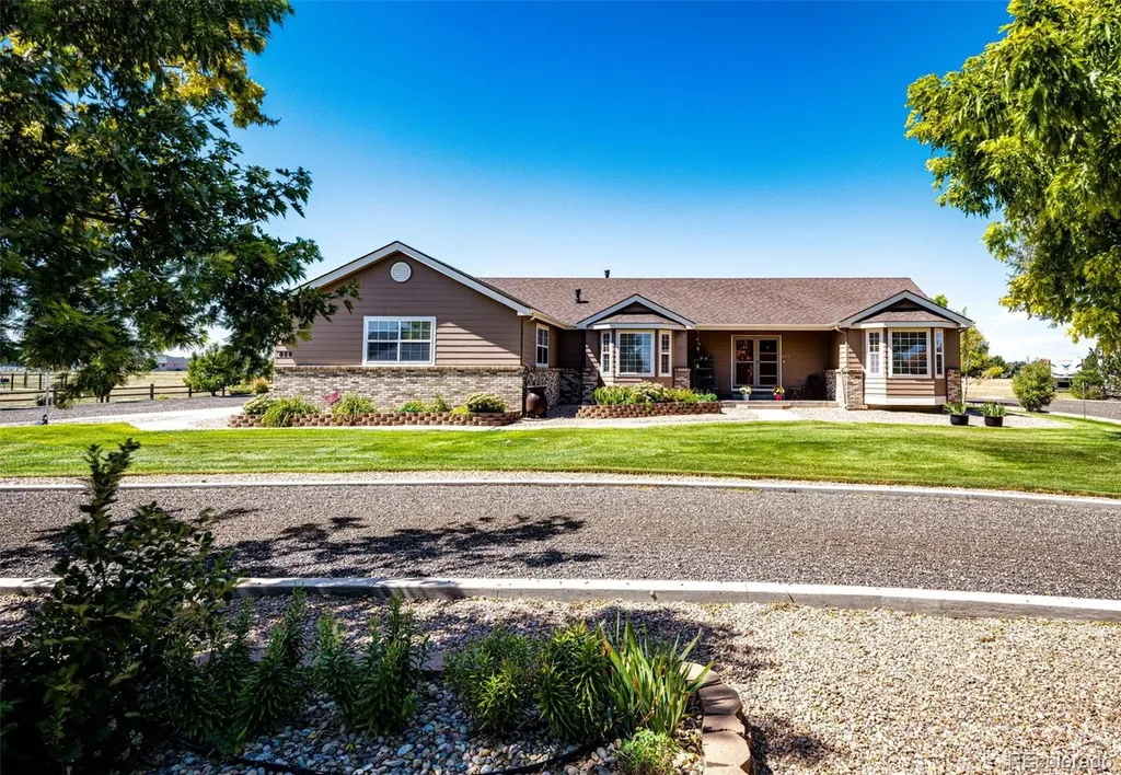 859 Shoshone Street Strasburg CO 80136