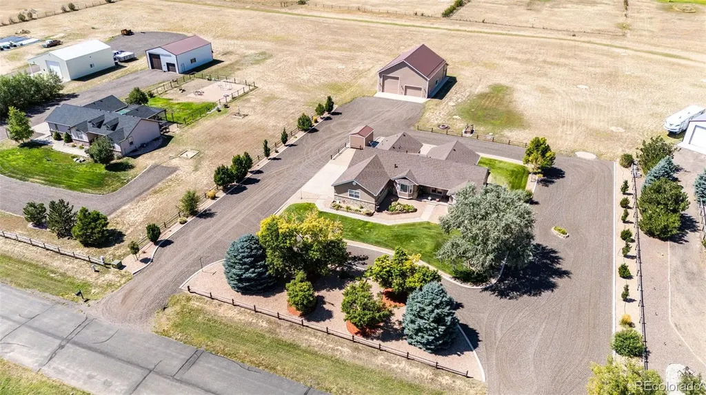859 Shoshone Street Strasburg CO 80136