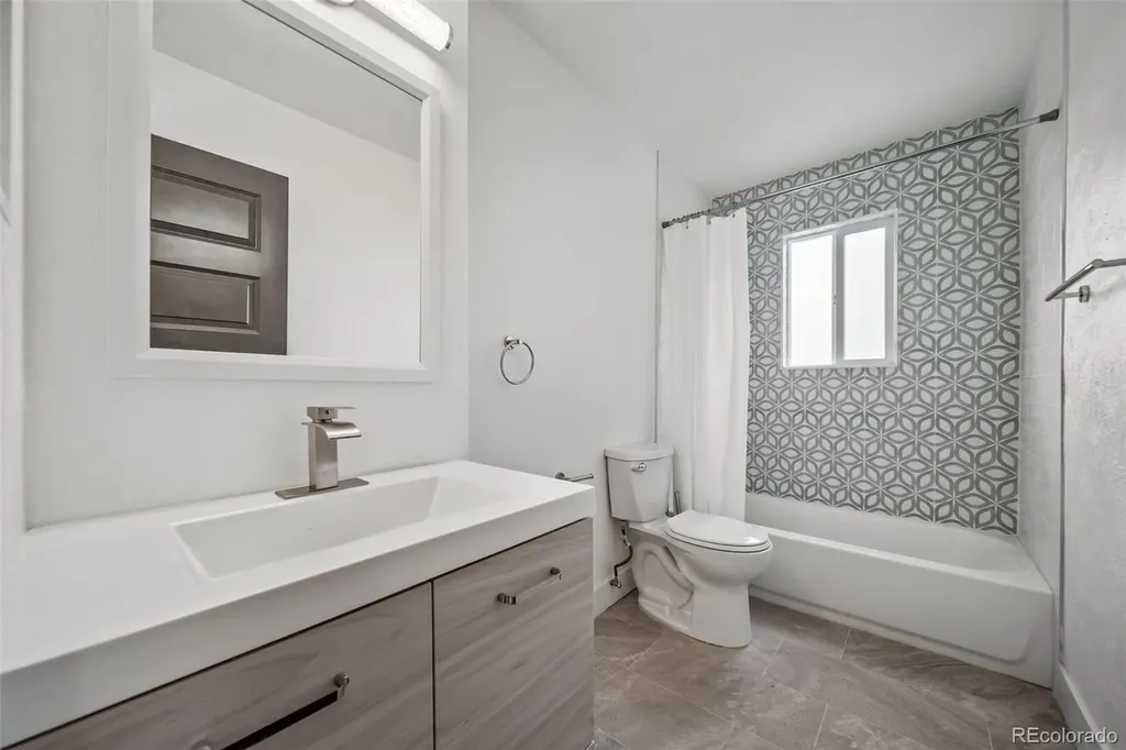 15989 E 18th Place Aurora CO 80011