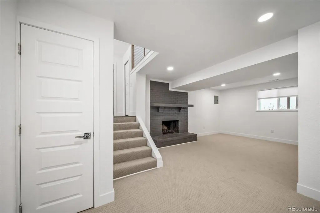 15989 E 18th Place Aurora CO 80011