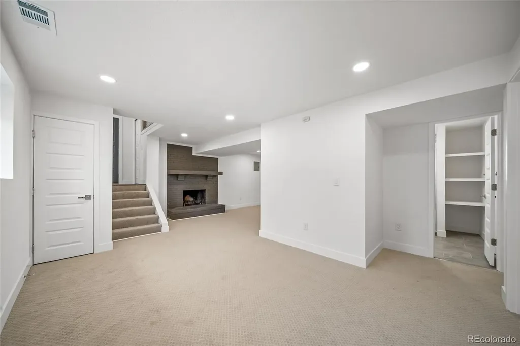 15989 E 18th Place Aurora CO 80011