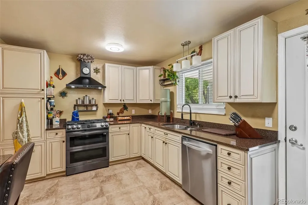 11070 Eudora Circle Denver CO 80233