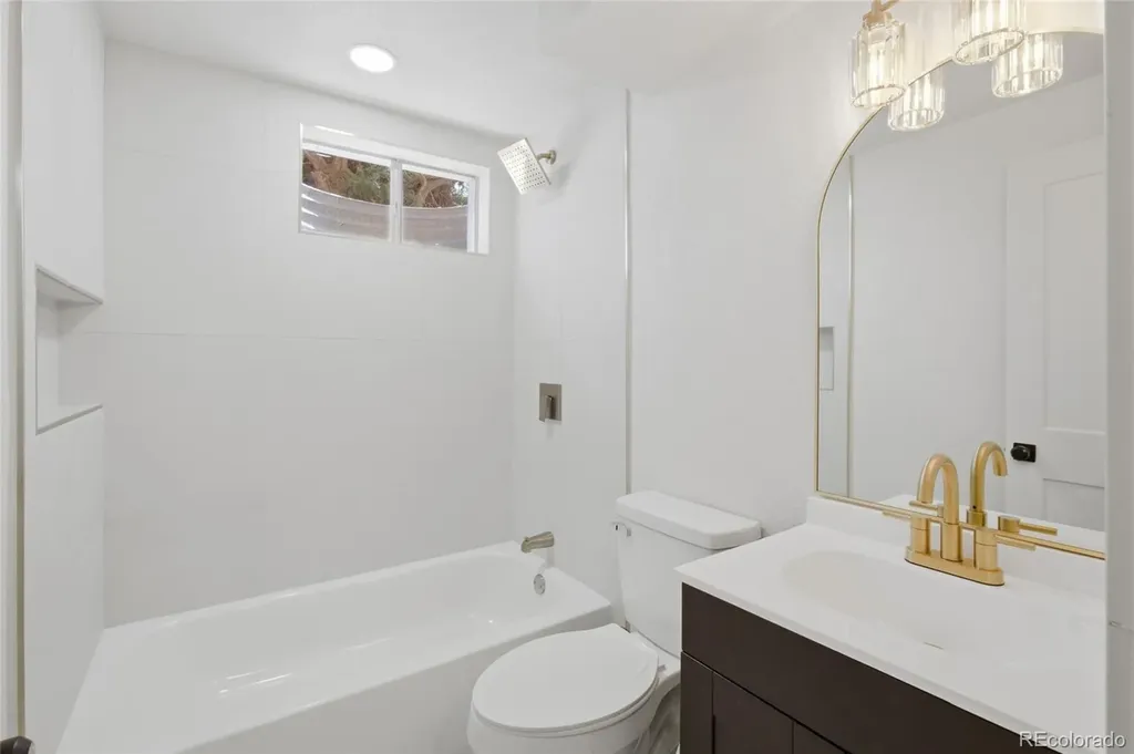 7464 W Louisiana Avenue Lakewood CO 80232